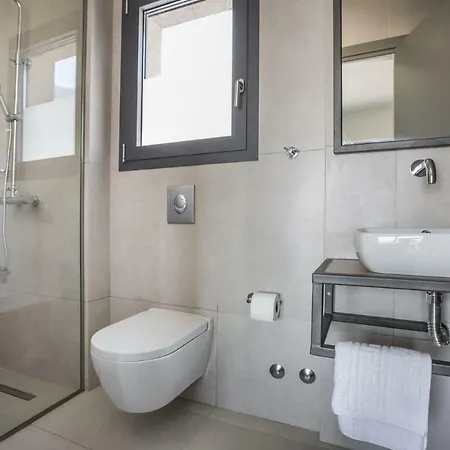 וילה Sleeps 6 Pool Wifi