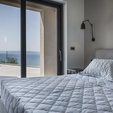 Sleeps 6 Pool Wifi וילה