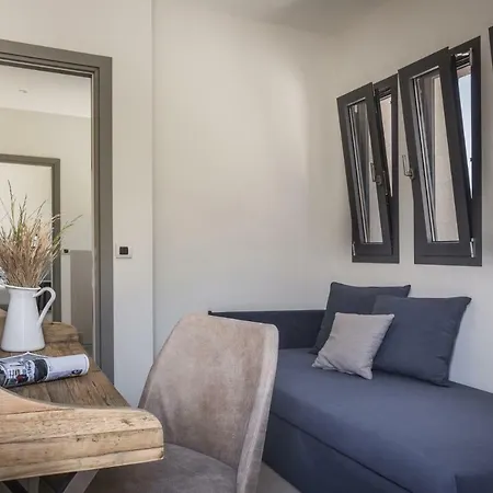 וילה Sleeps 6 Pool Wifi Vlachata