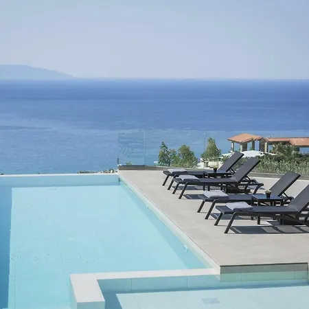 Sleeps 6 Pool Wifi * Vlachata
