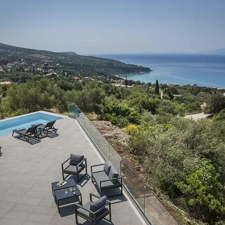 Sleeps 6 Pool Wifi Vlachata